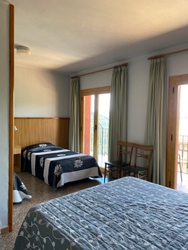 Others 2, Hostal Alt Llobregat, Barcelona