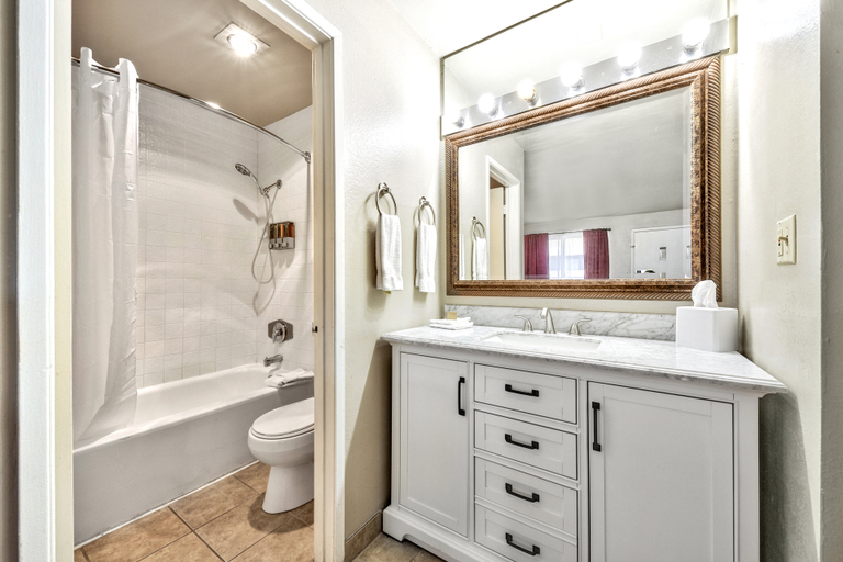 Bathroom 4, Forest Suites Resort, El Dorado