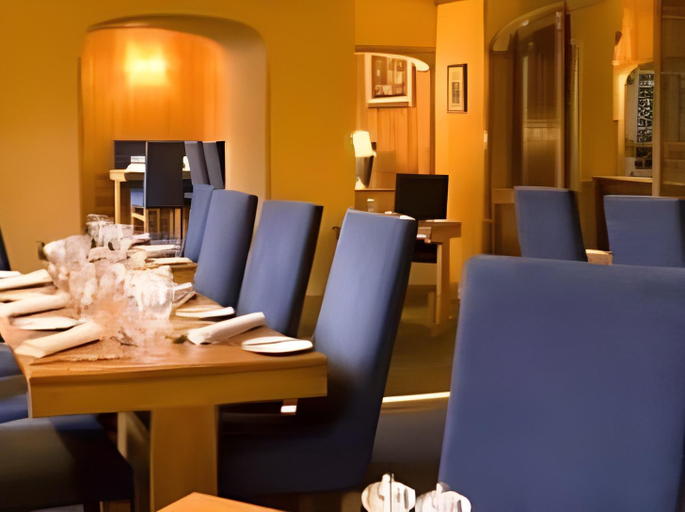 Food & Drinks 5, The Crown House Hotel, Essex