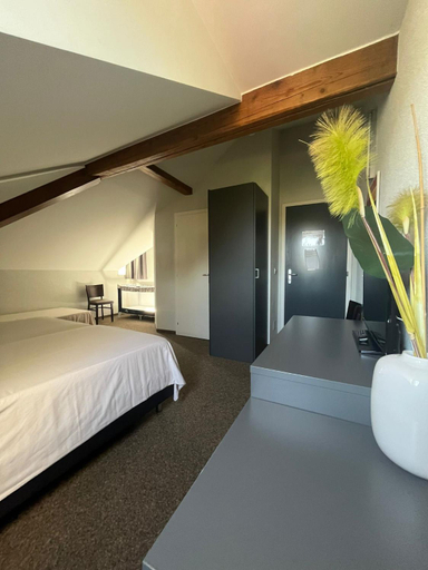 Bedroom 2, Hotel de ville d'Yvonand, Jura-North Vaudois