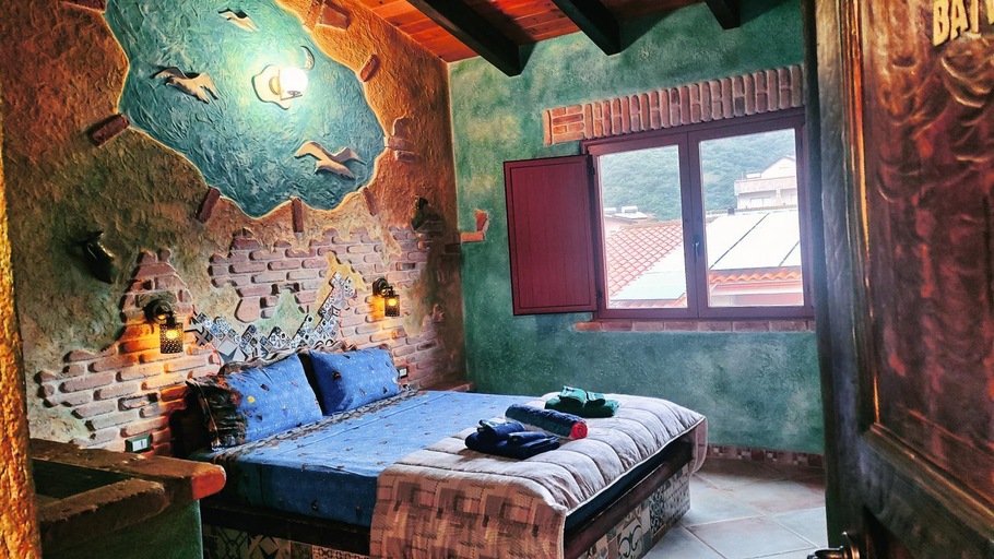 Bedroom 2, Casa Gaudi - House & Rooms, Cagliari