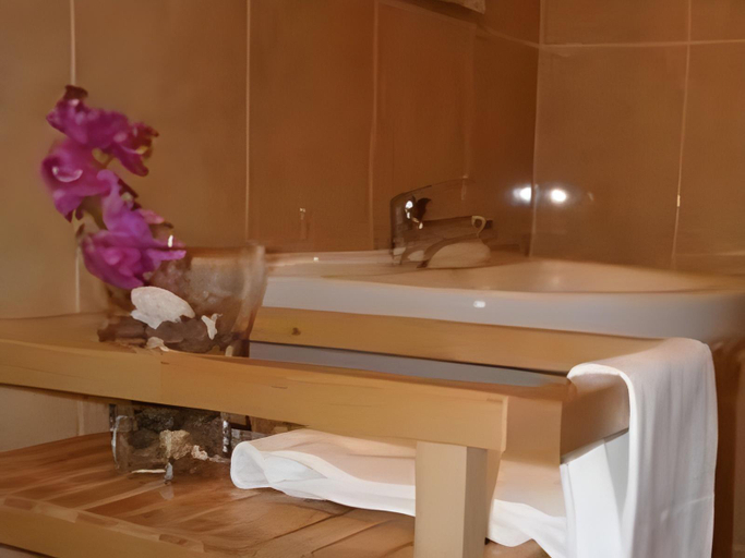 Bathroom, RELAIS PEUCETIA, Bari