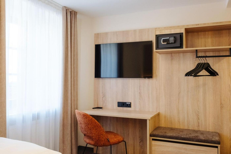 Bedroom, Hotel Sixt, Kelheim