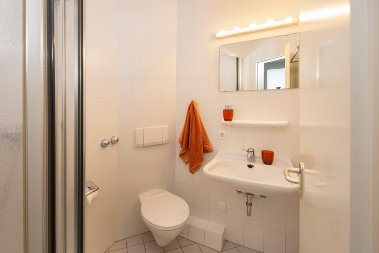 Bathroom 3, Hotel & Boarding House Schlosserwirt, Aichach-Friedberg