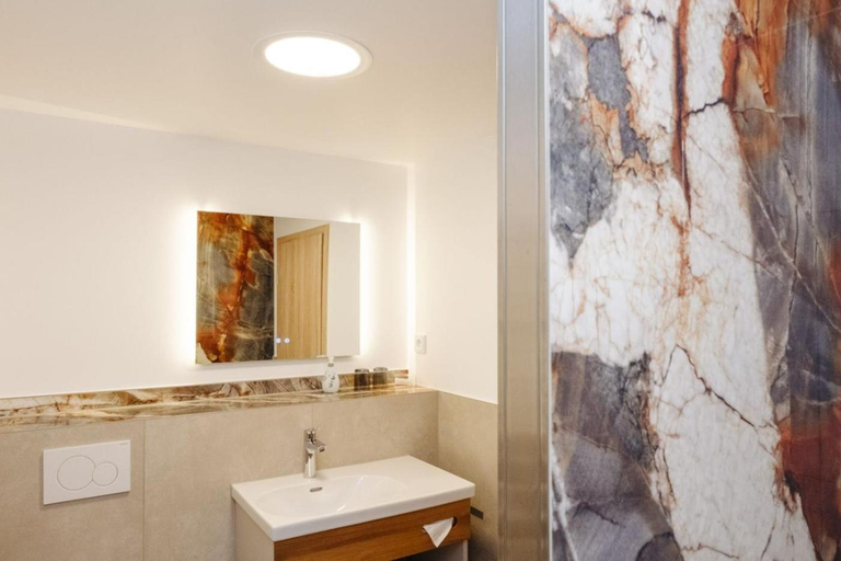 Bathroom 5, Hotel Sixt, Kelheim