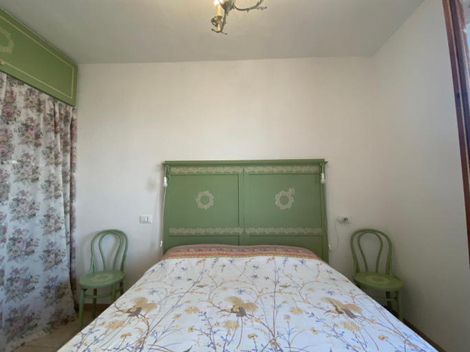 Bedroom 3, Ca' Nostra, Imperia