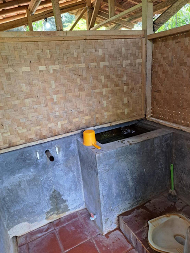 Bathroom 13