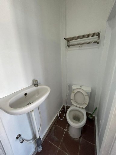Bathroom 4
