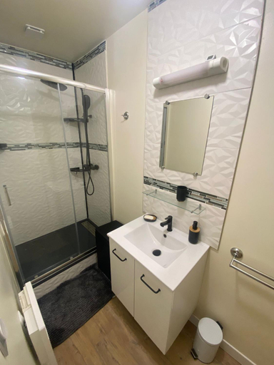 Bathroom 3, Les Bruyeres, Bouches-du-Rhône