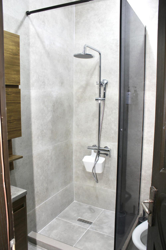 Bathroom 3, Luxor Garden, Batumi