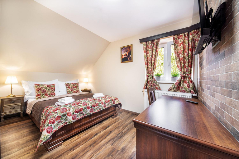 Others 4, Room Mesi, Tachov
