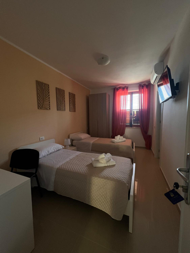 Others 3, B&B Marco Polo, Palermo