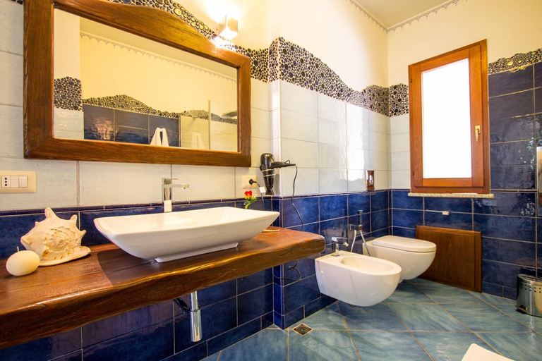 Bathroom 3, Suites Voce del Mare, Ogliastra