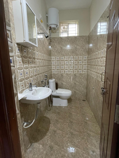 Bathroom 3, SSN Home Stays in Tirupati Near Alipiri, Chittoor