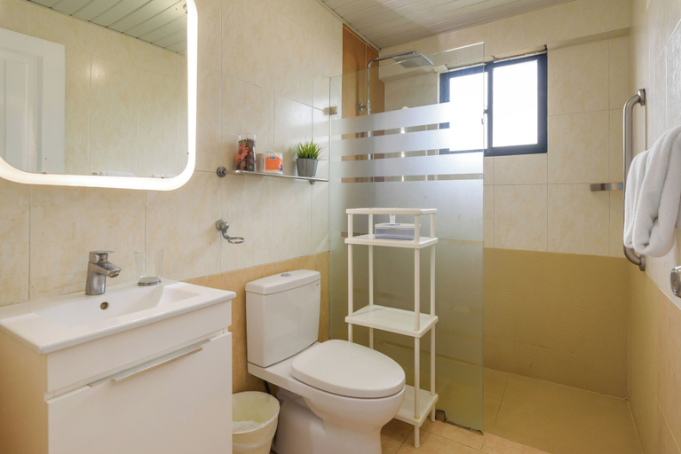 Bathroom 3, Penthouse in Evaristo Morales Sleeps 14, Distrito Nacional