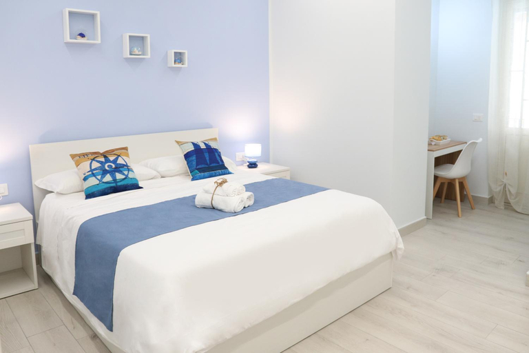 Others 5, Ancora B&B, Napoli
