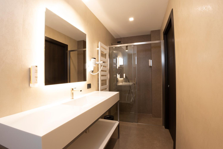 Bathroom 4, Popula Rooms & Mediterranean Bay, Lecce