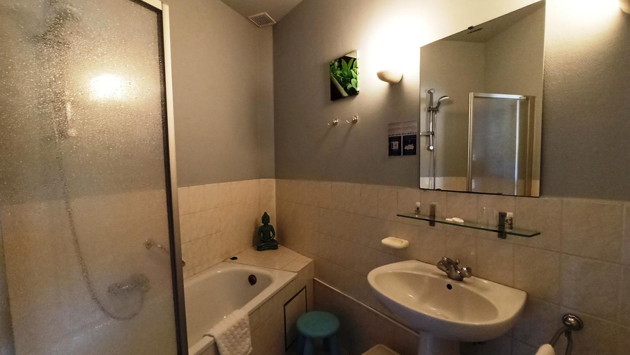 Bathroom 4