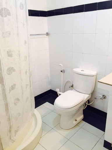 Bathroom 2, Holiday Nest Bed and Breakfast, Panadura