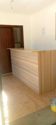 White House Lounge & Accommodation, Kesses