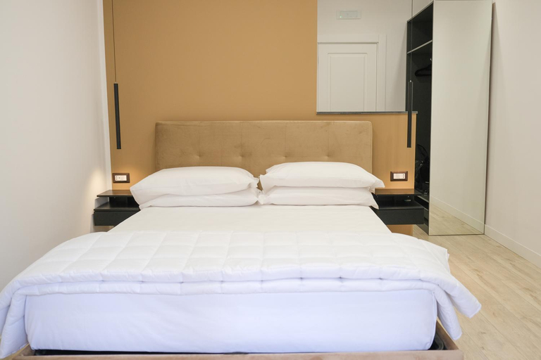 Bed, AROMA Apartment and b&b, Maschio Angioino, Napoli