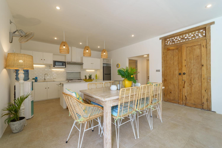 Dining Room 17