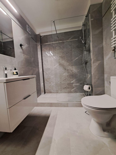 Bathroom 9