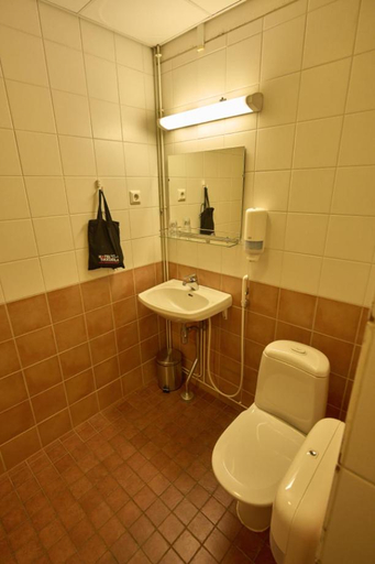 Bathroom 3, Hotel Tikkurila, Uusimaa