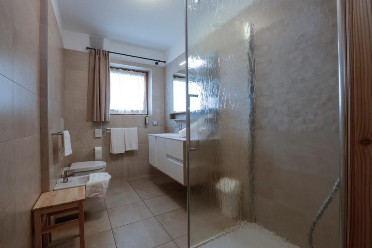 Bathroom 4, Garni & Wellness Anderle, Trento