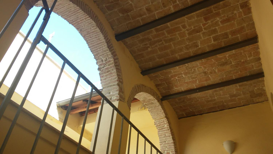 Others 4, Via Roma, Terni