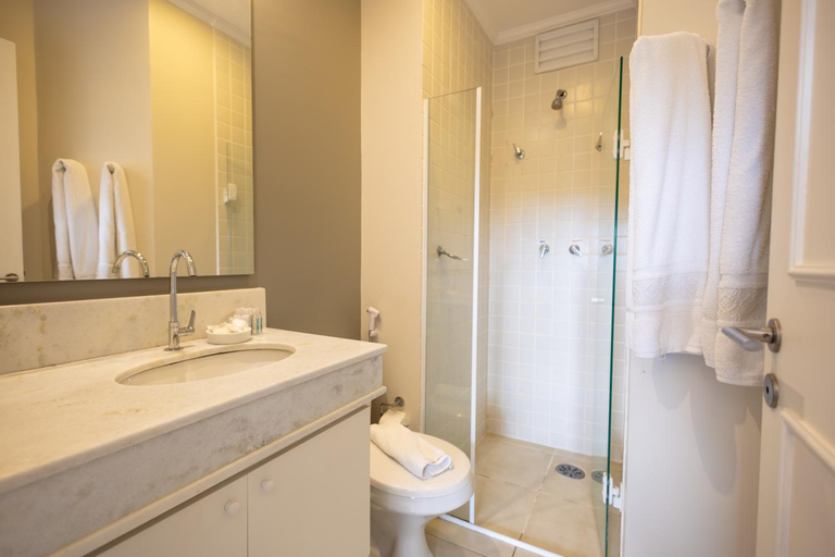 Bathroom, Pousada La Bas, Campo Limpo Paulista
