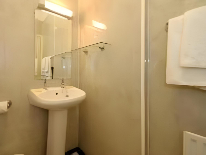 Bathroom 3, Imperial Accommodation Tralee