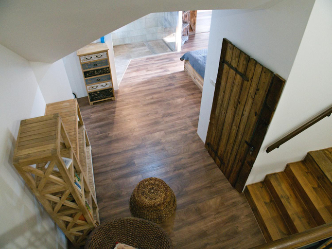 Others 5, Apartman Vulcano, Zvolen