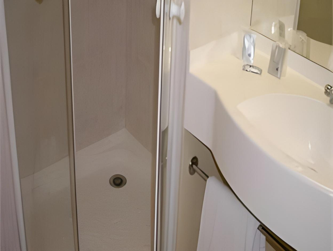Bathroom 3, Ace Hotel Brive, Corrèze