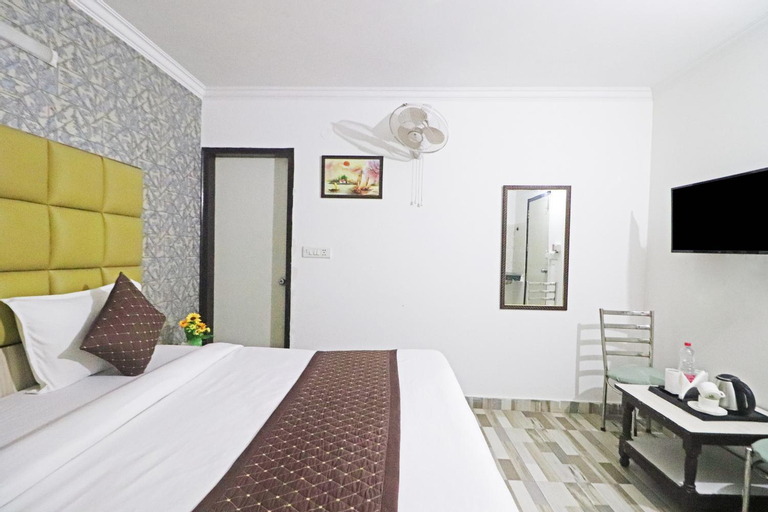 Hotel Iconic IGI Delhi International Airport, West