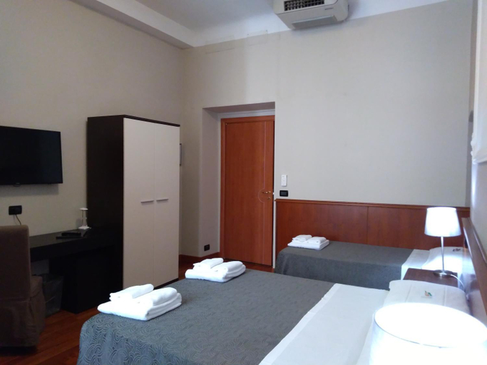 Bedroom 12