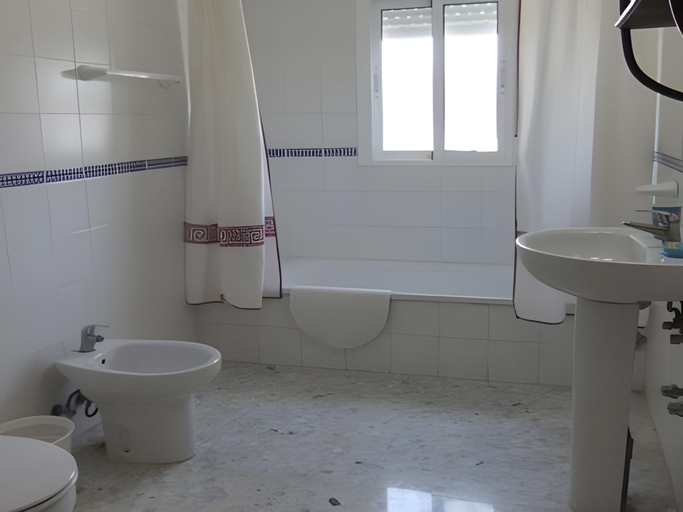 Bathroom 2, Hostal Las Cumbres, Cádiz