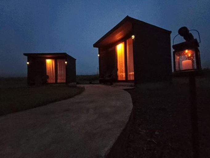 Exterior 3