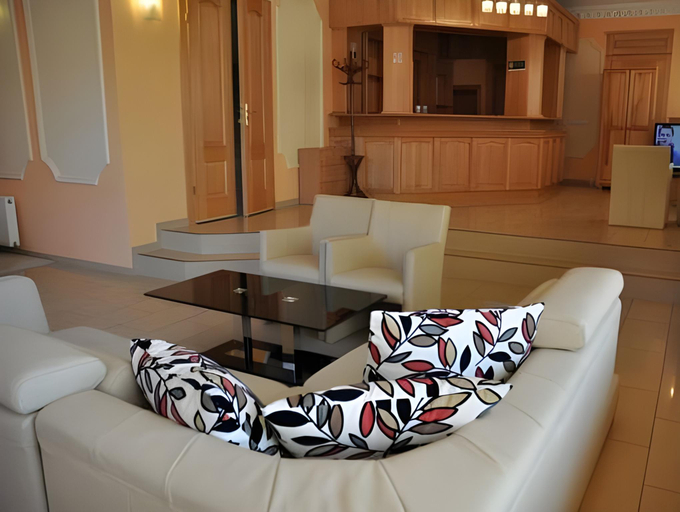 Others 4, Hotelik Dworek Legnickie Pole 4km od Legnicy, Legnica