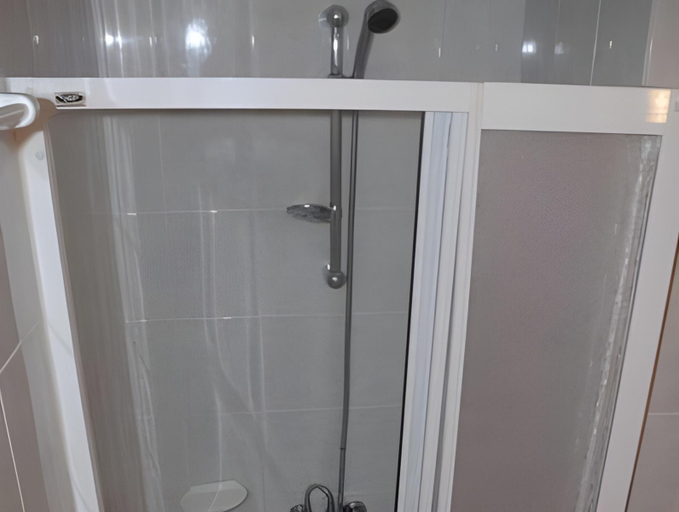 Bathroom 2, Rain Hotel, Silifke