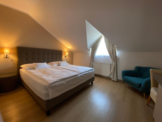 Bedroom 2, Hotel Magistr Vsetv N, Vsetín