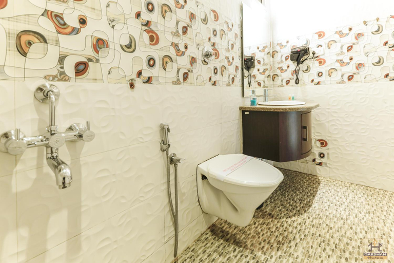 Bathroom 3, Hotel Darshan, The Nilgiris