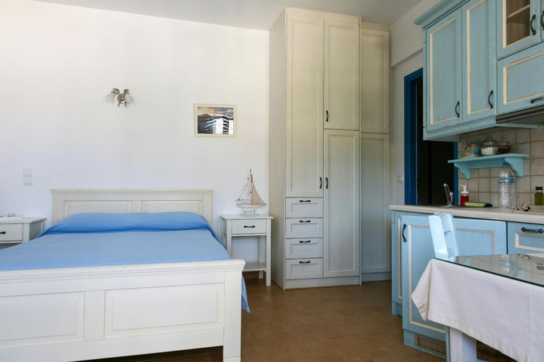 Others 3, Vicky's Studios, South Aegean