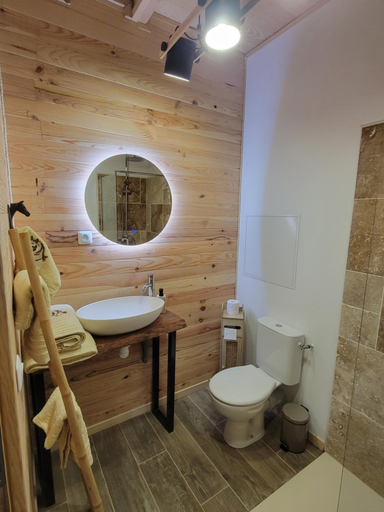 Bathroom 3, Domaine de buffevent, Haute-Garonne
