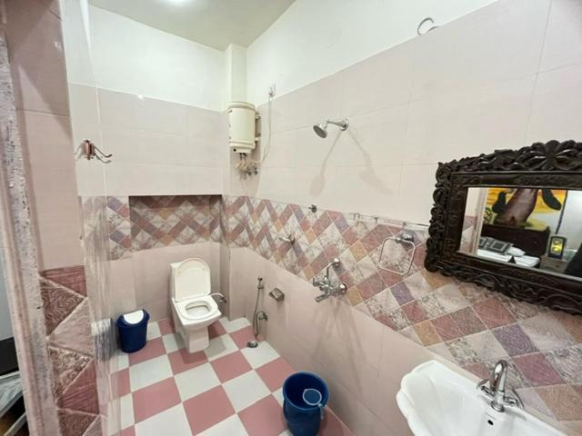 Bathroom 4