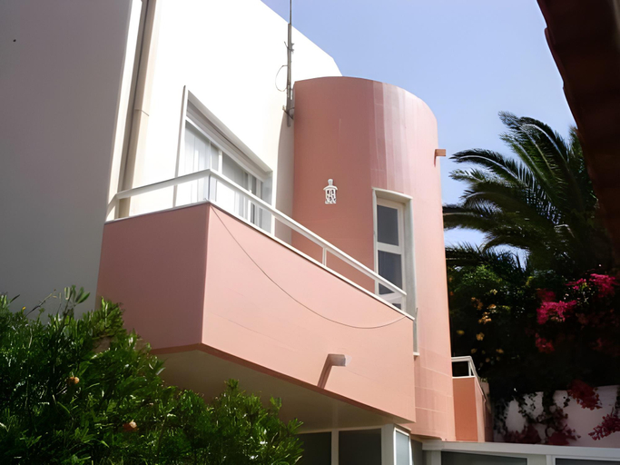Others 4, Casa Sousa, Lagos