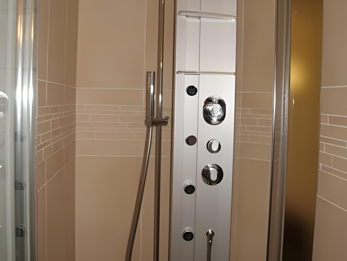 Bathroom 5, Camana Veglia, Sondrio