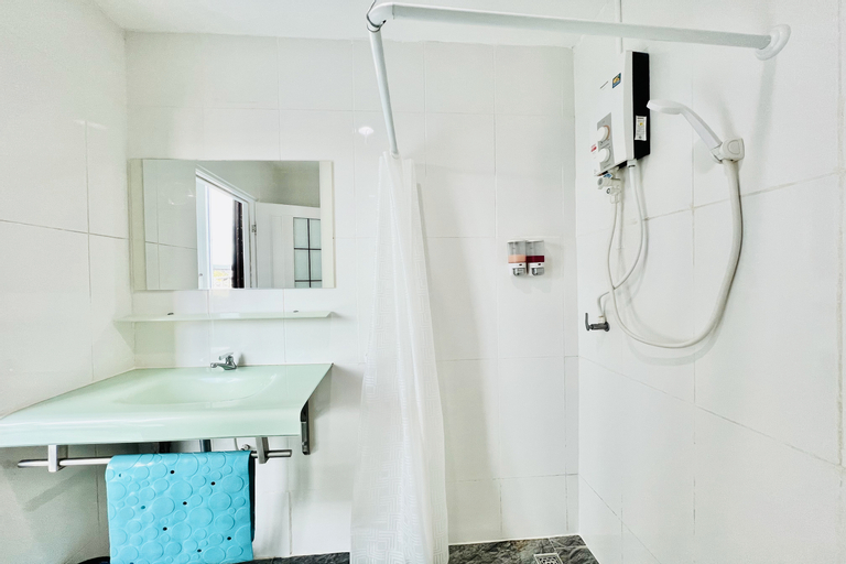 Bathroom 7