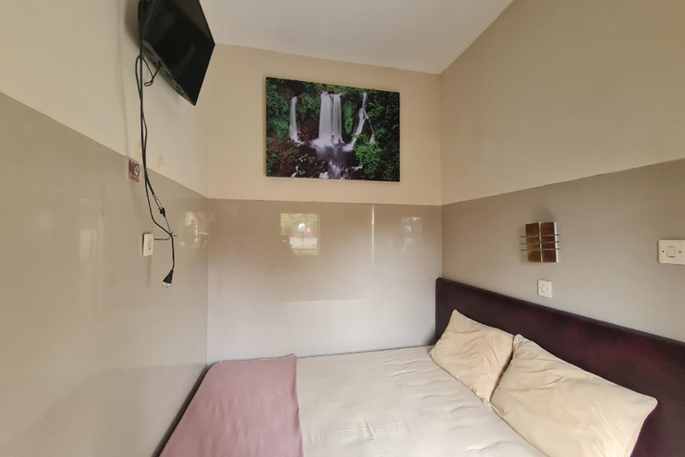 Bedroom 4, Capital O 93250 Hotel Tirta Kencana 2 Baturaden, Banyumas