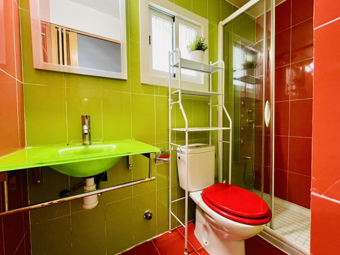 Bathroom 2, Anafi, Tarragona
